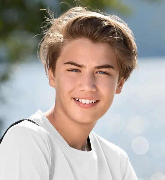 Sport-T-shirt voor kinderen - Interessante asymmetrische kraag
